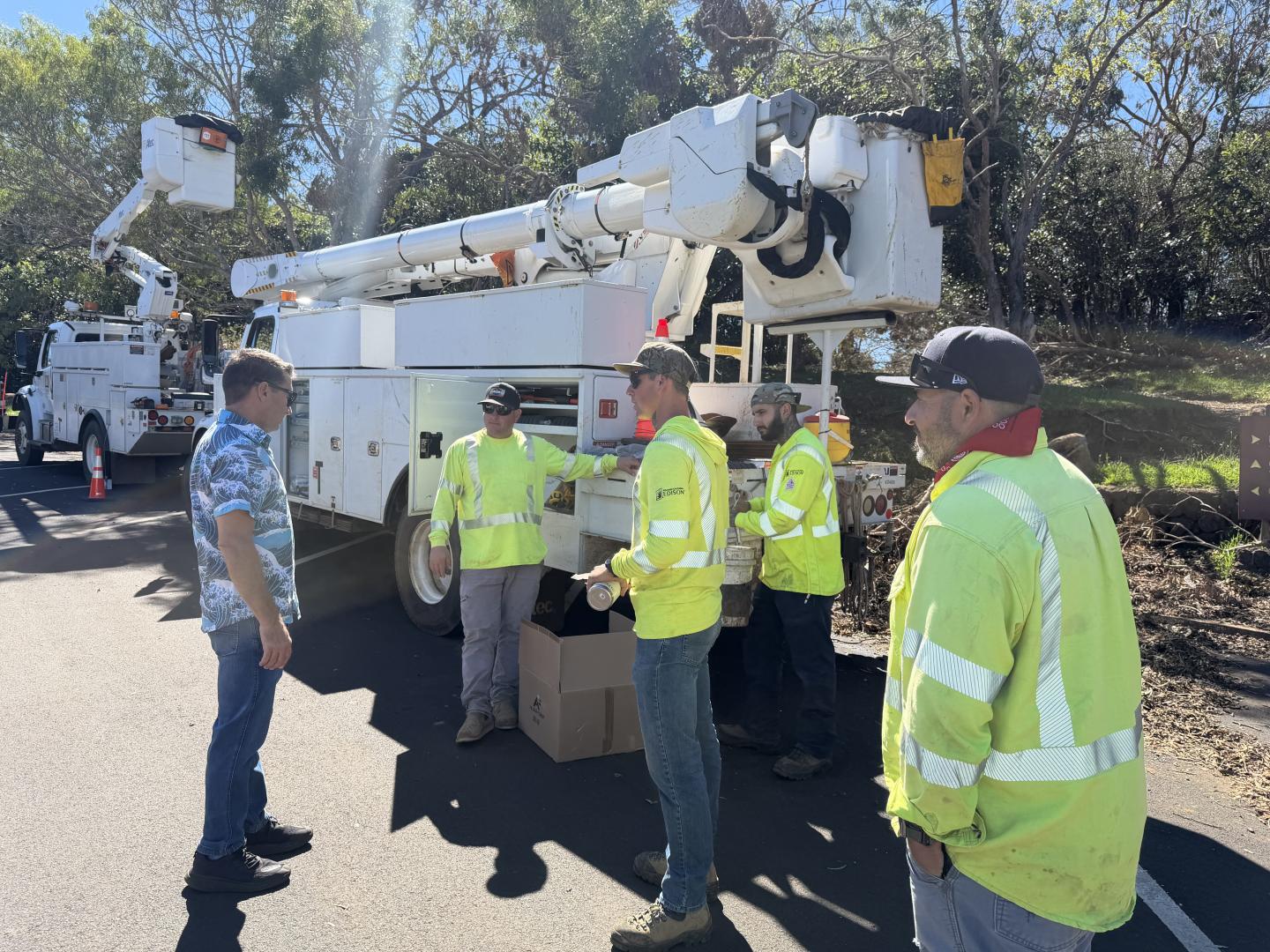 Kokee Southern California Edison crew with KIUC COO Brad Rockwell